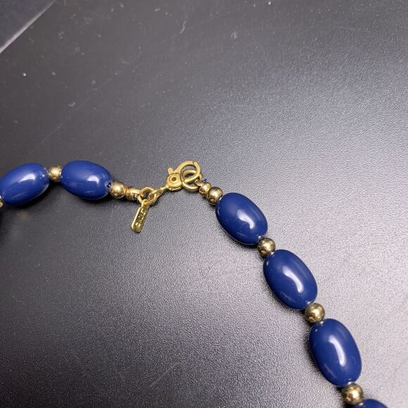 Monet Long Navy Blue Beaded Necklace Vintage Plastic Oval Bead Gold Tone Classic - Picture 5 of 6